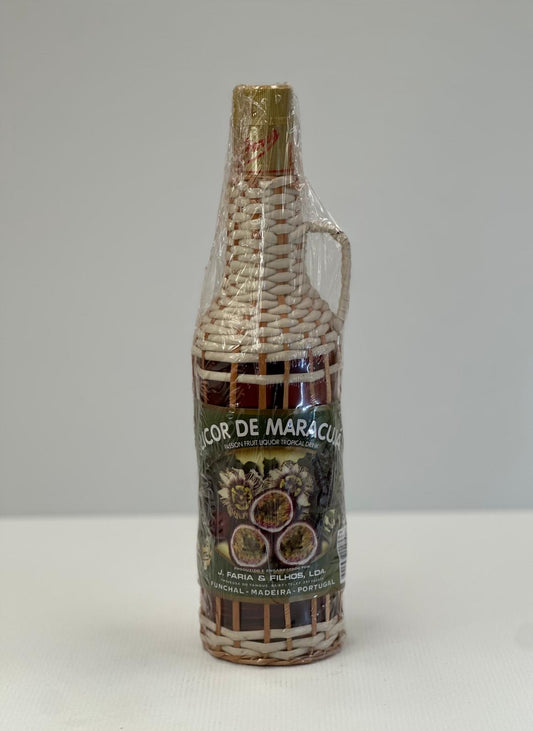 LICOR MARACUJA EMPALHADO 0.70L